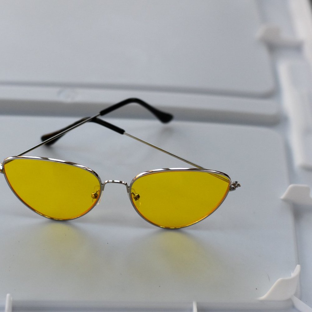 Angular Yellow Cat Eye Retro Sunglasses